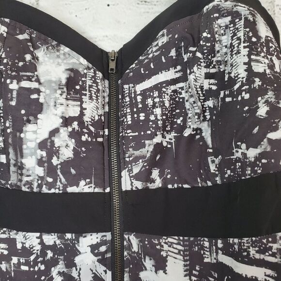 City Chic Black and white city lights zip up corset peplum size small = size 16 - Picture 5 of 10